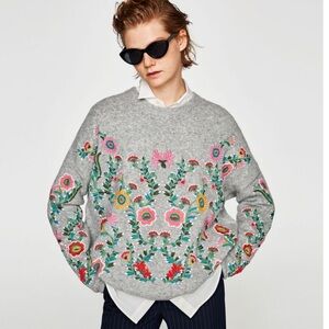ZARA RARE OVERSIZED GRAY W/ COLORFUL FLORAL EMBROIDERY KNIT WOOL SWEATER SZ M